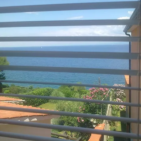 Guest house Laura 3*