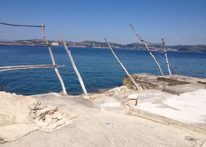 Konukevi Laura Crveni Vrh